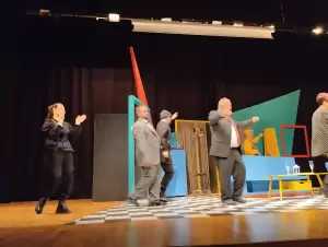 Μας περιμένει… Μια ανατρεπτική σάτιρα του Μιχάλη Πιτένη«Περπιρόπουλος, ο Μέγας»