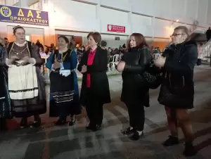 Ωραία, ήταν στο Ωραιόκαστρο… Οι “Φίλοι της Παράδοσης” παρουσίασαν το έθιμο του φανού