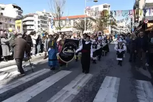 Παιδική αποκριά χορός και τραγούδι…