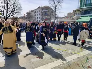 Παιδική αποκριά χορός και τραγούδι…