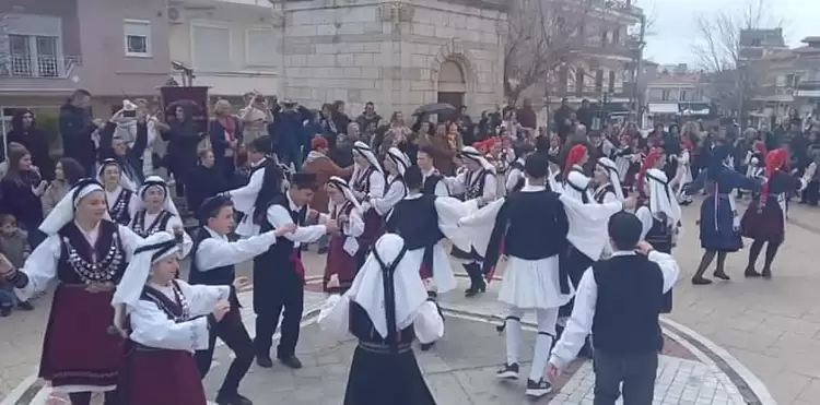 Παιδικό φεστιβάλ χορών στον Κρόκο