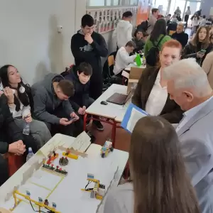 Τα μάτια των παιδιών είδαν τον κόσμο της εκπαιδευτικής ρομποτικής Τα μάτια των παιδιών είδαν τον κόσμο της εκπαιδευτικής ρομποτικής