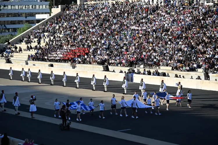 Η Ελλάδα Αποχαιρέτησε Με Συγκίνηση Και Υπερηφάνεια Την Ολυμπιακή Φλόγα
