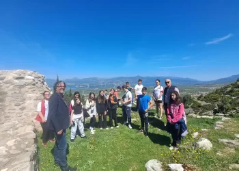 Επίσκεψη Του Γυμνασίου Νεάπολης Βοΐου Στην Καστροπολιτεία Και Στο Φαράγγι Των Σερβίων