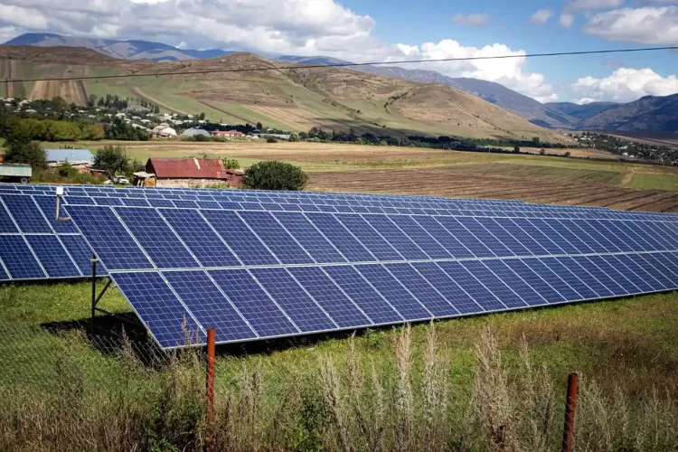 Φωτοβολταϊκά Στο Χωράφι: Πρόγραμμα Του Υπουργείου Περιβάλλοντος Και Ενέργειας