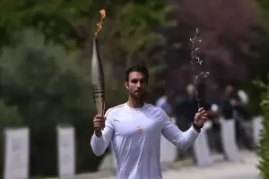 Η Ολυμπιακή Φλόγα ξεκίνησε το μαγικό της ταξίδι για το Παρίσι Η Ολυμπιακή Φλόγα ξεκίνησε το μαγικό της ταξίδι για το Παρίσι