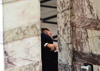 Σκηνές Απείρου Κάλους Στη Βουλή: Πρώην Βουλευτής Των Σπαρτιατών Γρονθοκόπησε Βουλευτή Της Ελληνικής Λύσης