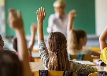 Στήριξη στον αγώνα των εκπαιδευτικών ενάντια στην τιμωρητική αξιολόγηση της κυβέρνησης και στις διώξεις