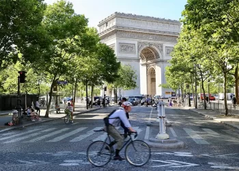 Στο Παρίσι Το Ποδήλατο Ξεπέρασε Το Αυτοκίνητο Ως Μέσο Μετακίνησης