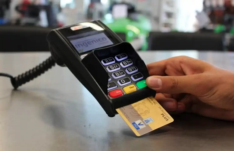 Τι Αλλάζει Στις Πληρωμές Με Κάρτα Σε  Ταξί, Περίπτερα Και Λαϊκές Αγορές