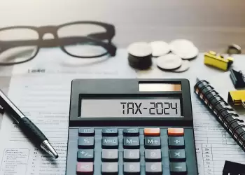 Πληρώνουμε έναν μισθό τον χρόνο μόνο για ΦΠΑ - Στα βασικά είδη που γεμίζουν το καλάθι 