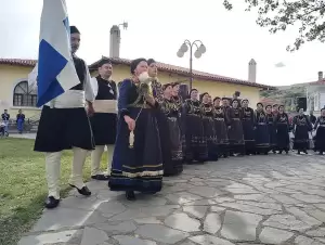 Aναβίωσε στη Γαλατινή Βοϊου, το έθιμο «Χορός της Ρόκας» Aναβίωσε στη Γαλατινή Βοϊου, το έθιμο «Χορός της Ρόκας»