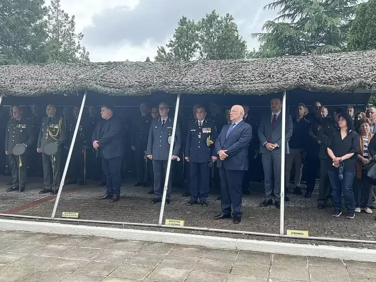 Εορτασμός στο στρατόπεδο «Μακεδονομάχων» στην Κοζάνη Εορτασμός στο στρατόπεδο «Μακεδονομάχων» στην Κοζάνη