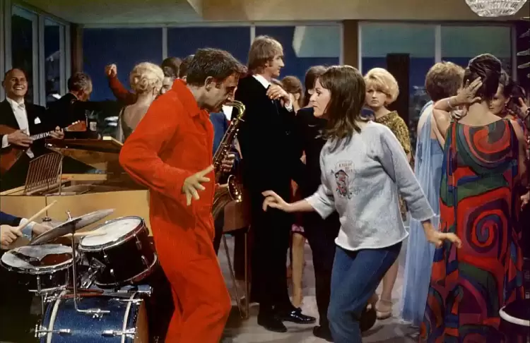 Φιλοπρόοδος Σύλλογος Κοζάνης: Σινεμά Δευτέρα βράδυ – «Το πάρτυ»