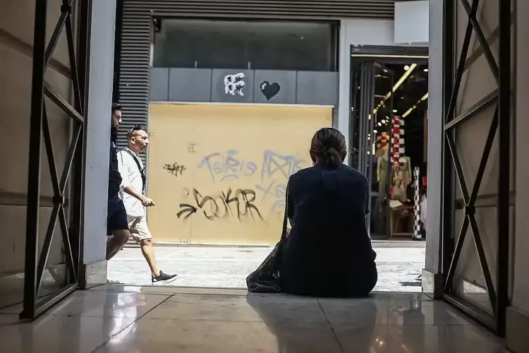 Φθίνει η αγοραστική δύναμη των Ελλήνων - Ανησυχητική η εικόνα της κατανάλωσης Φθίνει η αγοραστική δύναμη των Ελλήνων – Ανησυχητική η εικόνα της κατανάλωσης