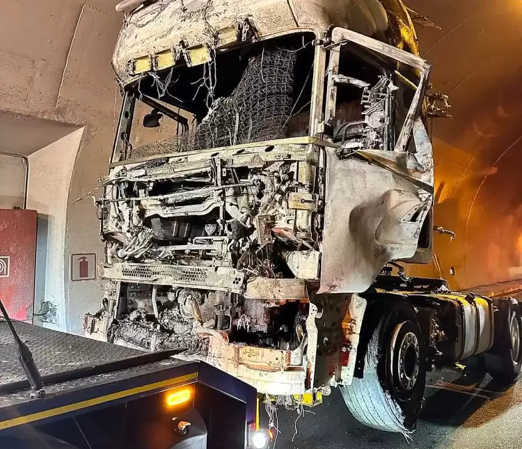 Γρεβενά: Η ανακοίνωση της Εγνατίας Οδού για τη φωτιά σε φορτηγό στη σήραγγα Κοιλώματος Γρεβενά: Η ανακοίνωση της Εγνατίας Οδού για τη φωτιά σε φορτηγό στη σήραγγα Κοιλώματος