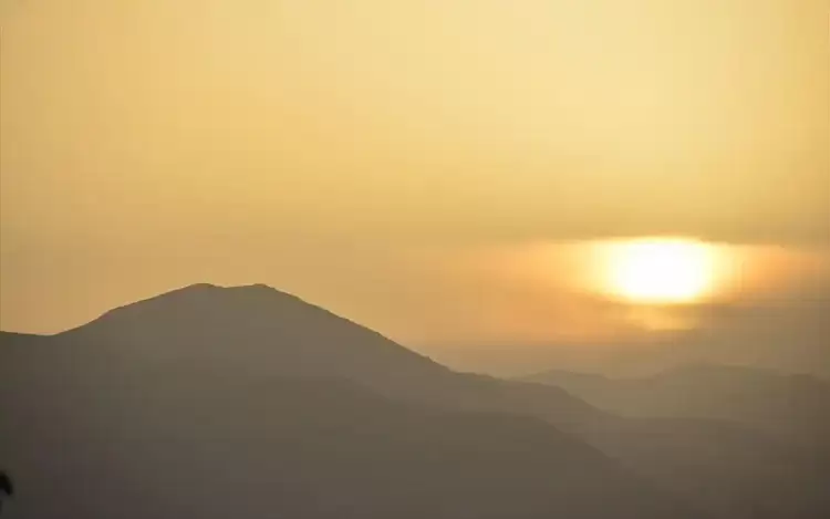 Ο καιρός σήμερα, Σάββατο 18/5: Σκόνη, λασποβροχές και άνοδος θερμοκρασίας