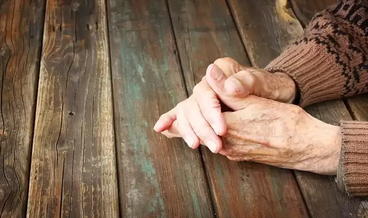 Κοζάνη: Απάτη σε βάρος 86χρονης – Της πήραν 80 χρυσές λίρες και 10.000 ευρώ Κοζάνη: Απάτη σε βάρος 86χρονης – Της πήραν 80 χρυσές λίρες και 10.000 ευρώ