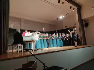 Μια βραδιά γεμάτη μουσική και ενθουσιασμό Μια βραδιά γεμάτη μουσική και ενθουσιασμό