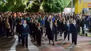 Η περιφορά του Επιταφίου στον ιερό ναό Αγίου Νικολάου Κοζάνης 