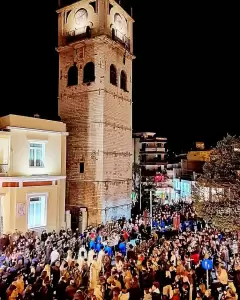 Η περιφορά του Επιταφίου στον ιερό ναό Αγίου Νικολάου Κοζάνης 