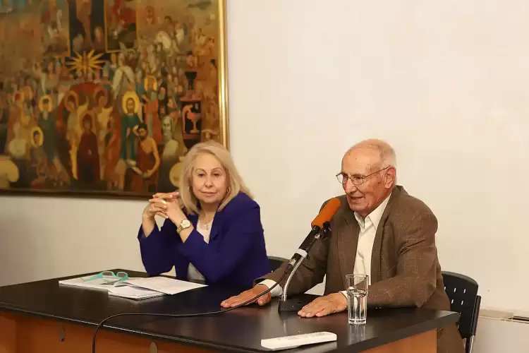 Πολύτιμη συλλογή με ιστορικά δεδομένα... Πολύτιμη συλλογή με ιστορικά δεδομένα…