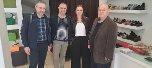 Συμβολική  κίνηση  αγάπης,  αισιοδοξίας  και  ελπίδας από  το   Επιμελητήριο και τον Εμπορικό  Σύλλογο  Κοζάνης