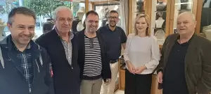 Συμβολική  κίνηση  αγάπης,  αισιοδοξίας  και  ελπίδας από  το   Επιμελητήριο και τον Εμπορικό  Σύλλογο  Κοζάνης