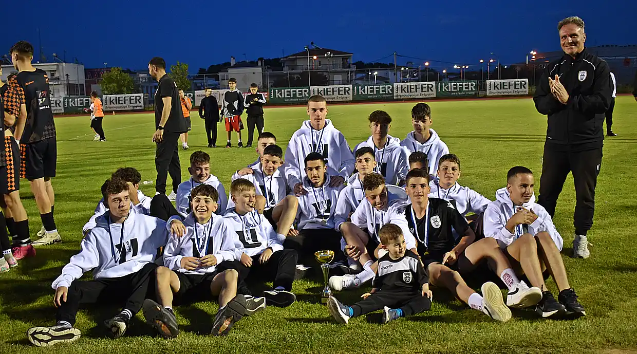 Τελικοί παιδικών πρωταθλημάτων Κ14 και Κ16 Το σήκωσαν οι Δαναοί ( Κ16) και ο ΠΑΟ Κοίλων (Κ14) (φώτο) Τελικοί παιδικών πρωταθλημάτων Κ14 και Κ 16 Το σήκωσαν οι Δαναοί ( Κ16) και ο ΠΑΟ Κοίλων (Κ14)