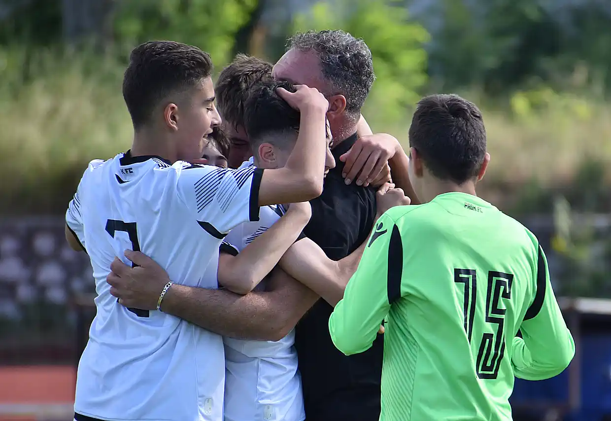 Τελικοί παιδικών πρωταθλημάτων Κ14 και Κ16 Το σήκωσαν οι Δαναοί ( Κ16) και ο ΠΑΟ Κοίλων (Κ14) (φώτο) Τελικοί παιδικών πρωταθλημάτων Κ14 και Κ 16 Το σήκωσαν οι Δαναοί ( Κ16) και ο ΠΑΟ Κοίλων (Κ14)