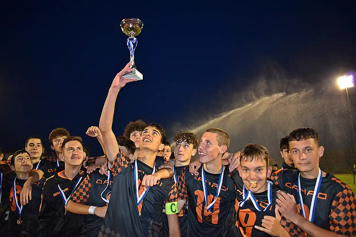 Τελικοί παιδικών πρωταθλημάτων Κ14 και Κ16 Το σήκωσαν οι Δαναοί ( Κ16) και ο ΠΑΟ Κοίλων (Κ14) (φώτο) Τελικοί παιδικών πρωταθλημάτων Κ14 και Κ 16 Το σήκωσαν οι Δαναοί ( Κ16) και ο ΠΑΟ Κοίλων (Κ14)