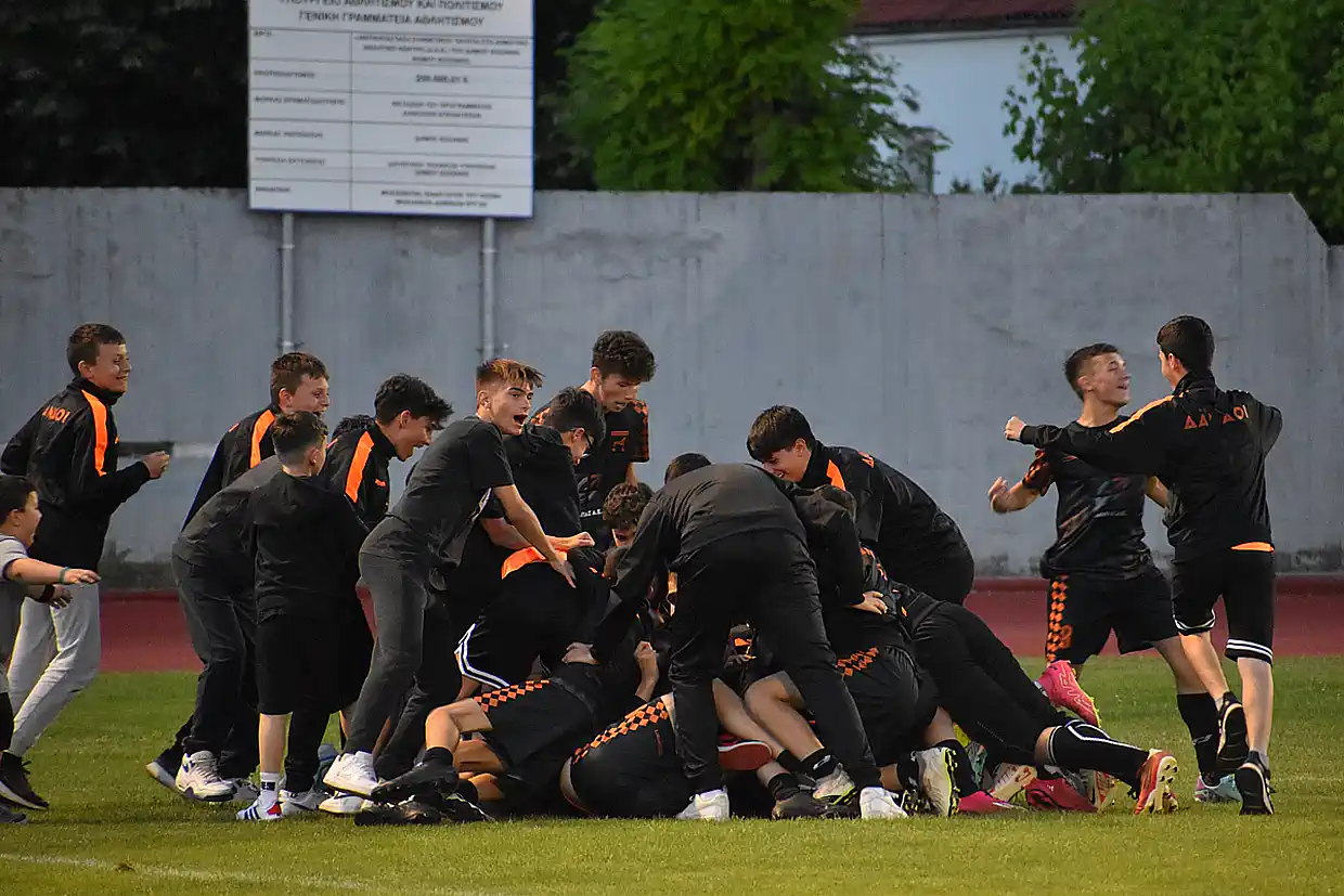 Τελικοί παιδικών πρωταθλημάτων Κ14 και Κ16 Το σήκωσαν οι Δαναοί ( Κ16) και ο ΠΑΟ Κοίλων (Κ14) (φώτο) Τελικοί παιδικών πρωταθλημάτων Κ14 και Κ 16 Το σήκωσαν οι Δαναοί ( Κ16) και ο ΠΑΟ Κοίλων (Κ14)