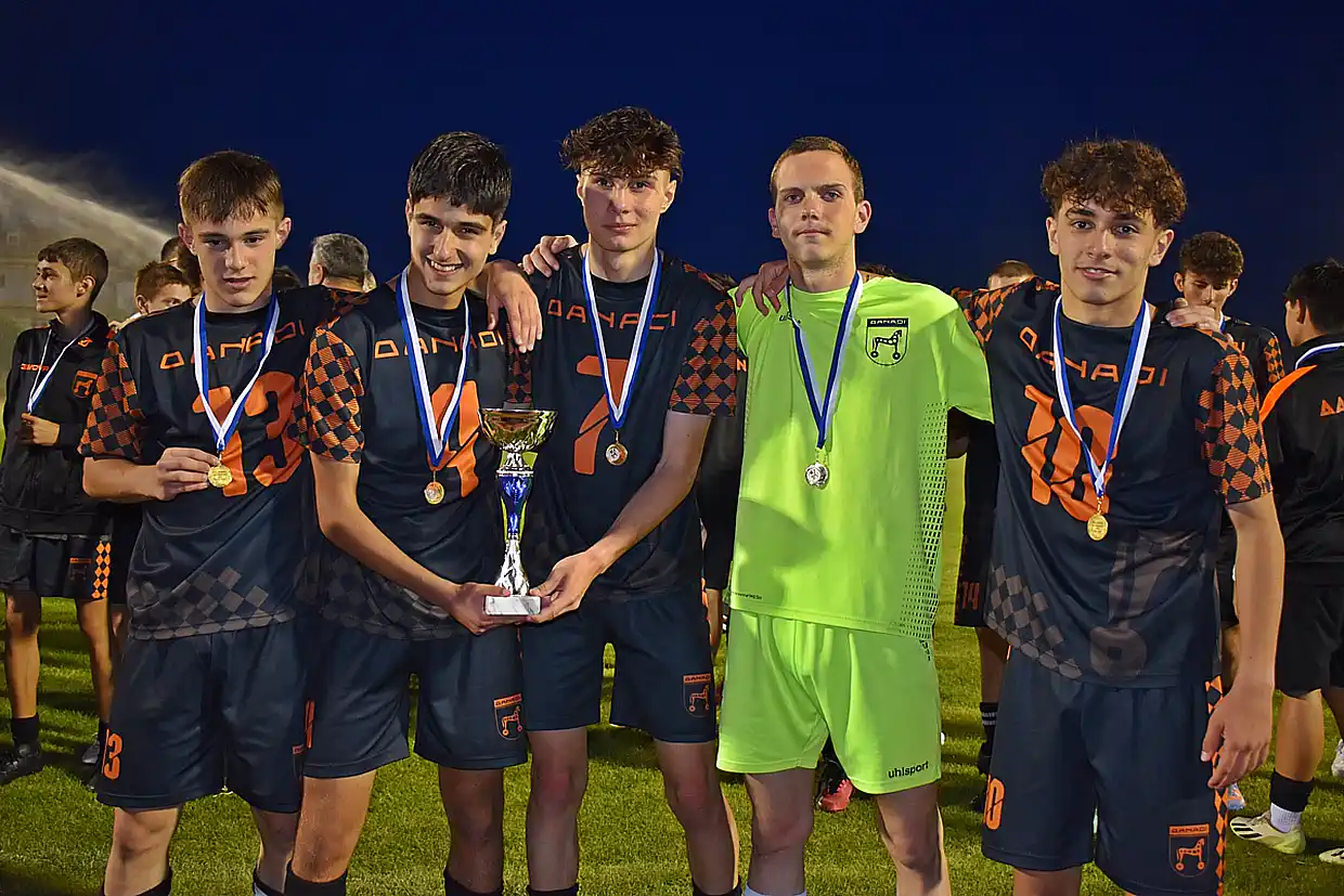 Τελικοί παιδικών πρωταθλημάτων Κ14 και Κ16 Το σήκωσαν οι Δαναοί ( Κ16) και ο ΠΑΟ Κοίλων (Κ14) (φώτο) Τελικοί παιδικών πρωταθλημάτων Κ14 και Κ 16 Το σήκωσαν οι Δαναοί ( Κ16) και ο ΠΑΟ Κοίλων (Κ14)