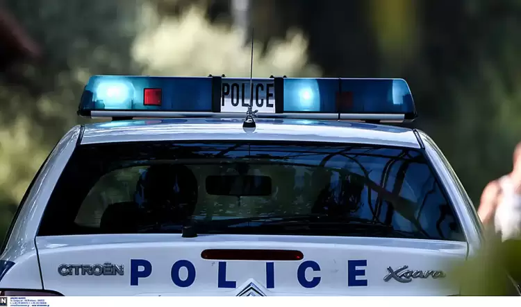 Κοζάνη: Τον έπεισε να του “μεταφέρει“ 3.000 Ευρώ Τον έπεισε να του “μεταφέρει“ 3.000 Ευρώ