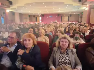 Η βασίλισσα του ρεμπέτικου στην Κοζάνη... (εικόνες) Η βασίλισσα του ρεμπέτικου στην Κοζάνη…