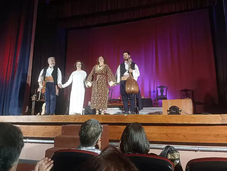 Η βασίλισσα του ρεμπέτικου στην Κοζάνη... (εικόνες) Η βασίλισσα του ρεμπέτικου στην Κοζάνη…