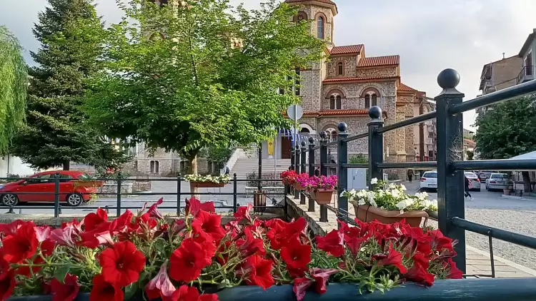 Ξεκίνησαν οι ανθοφυτεύσεις σε κοινόχρηστους χώρους του Δήμου Φλώρινας Ξεκίνησαν οι ανθοφυτεύσεις σε κοινόχρηστους χώρους του Δήμου Φλώρινας