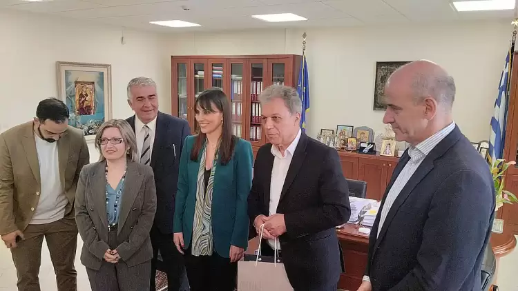 Η Υφυπουργός Εσωτερικών Βιβή Χαραλαμπογιάννη στη ΖΕΠ συνοδευόμενη από τον βουλευτή Πιερίας Φώντα Μπαραλιάκο