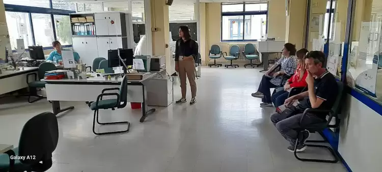 Η υποψήφια ευρωβουλευτής του ΚΚΕ, Τίνα Κουζιάκη, περιόδευσε σε χώρους εργασίας στη Φλώρινα