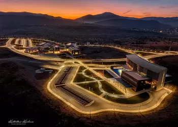 “stories From The Regions | Production About U.o.w.m. Campus” (βίντεο)