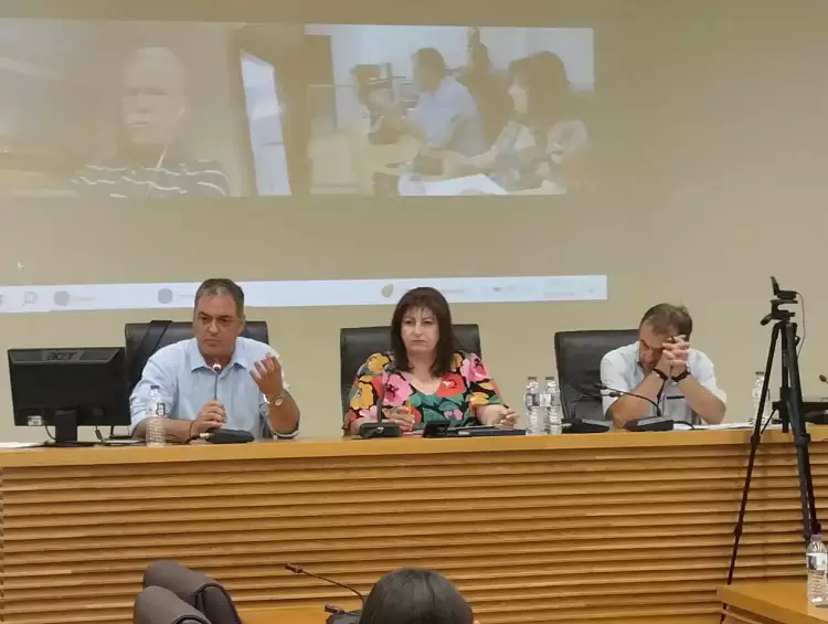 Δημοτικό συμβούλιο Κοζάνης: Άναψαν τα αίματα… για τον οικισμό της νέας Ποντοκώμης Δημοτικό συμβούλιο Κοζάνης: Άναψαν τα αίματα… για τον οικισμό της νέας Ποντοκώμης