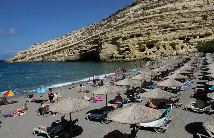 ΔΥΠΑ: Πάνω από 535.000 αιτήσεις για περίπου 900.000 Voucher κοινωνικού τουρισμού – Παραμένει ανοιχτή η πλατφόρμα για παρόχους