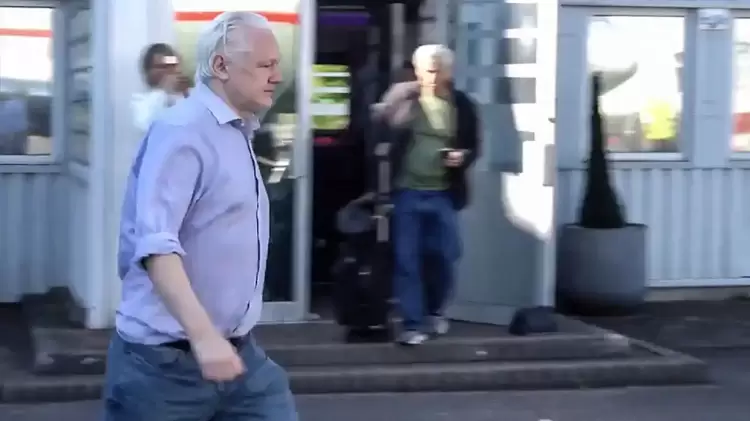 Ελεύθερος μετά από πέντε χρόνια ο Τζούλιαν Ασάνζ – Τι συμφωνία έκανε με τις ΗΠΑ (vid) Ελεύθερος μετά από πέντε χρόνια ο Τζούλιαν Ασάνζ – Τι συμφωνία έκανε με τις ΗΠΑ (vid)