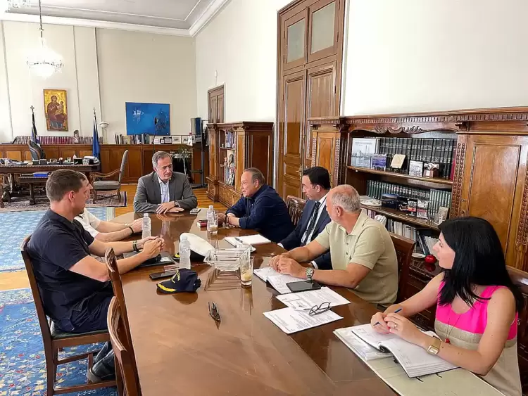 Εξασφαλίστηκαν πρόσθετα κονδύλια για την ενίσχυση του επιφανειακού καθαρισμού του Θερμαϊκού κόλπου