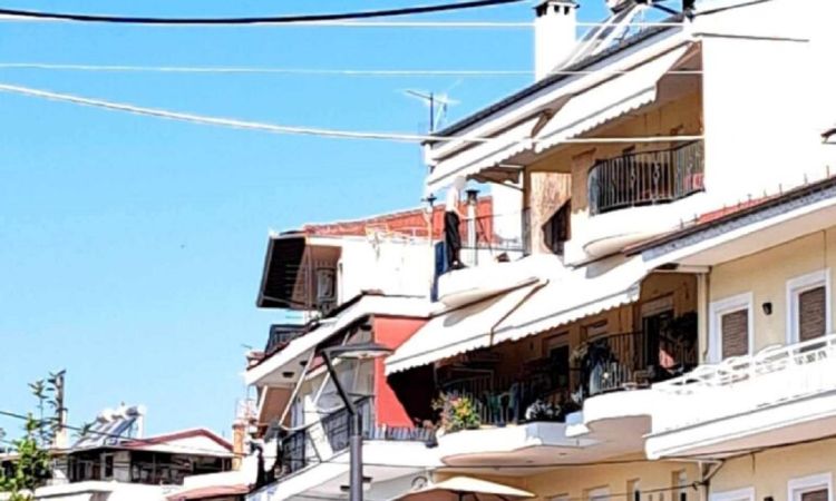 Γρεβενά: Ένας 51χρονος που απειλούσε να πέσει από το μπαλκόνι