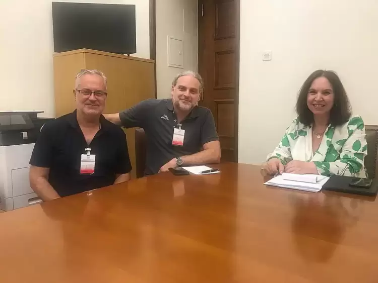 Καλλιόπη Βέττα: Συνάντηση με Τουριστικούς Συνοδούς