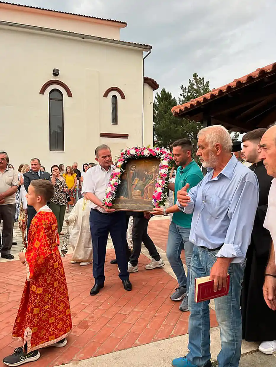 Καρπερό Γρεβενών: Εορταστικές εκδηλώσεις προς τιμή της Αγίας Τριάδος (εικόνες) Καρπερό Γρεβενών: εορταστικές εκδηλώσεις προς τιμή της Αγίας Τριάδος
