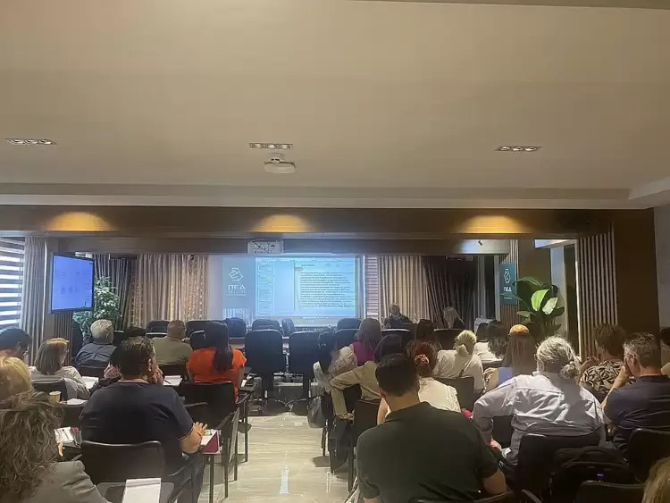 Επιμορφωτική ημερίδα στελεχών των δήμων Δυτικής Μακεδονίας Οι Τουρκάλες της Θράκης και η «μακεδονική μειονότητα» της Έδεσσας