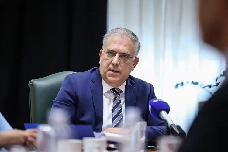 Πώς θα πατάξει ο Θεοδωρικάκος ακρίβεια; – Θα αποδώσουν οι «συμφωνίες κυρίων»;