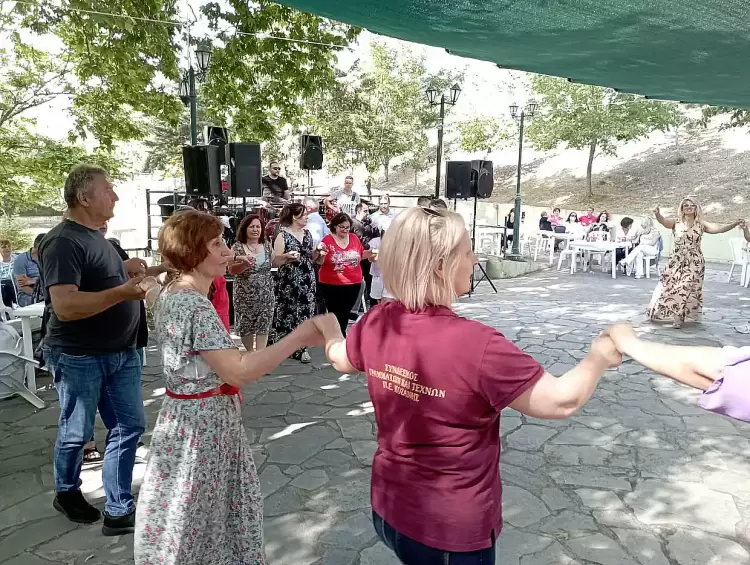 Σύλλογος Ηπειρωτών Κοζάνης: Υπό το φως της ημέρας το γλέντι των Ηπειρωτών…